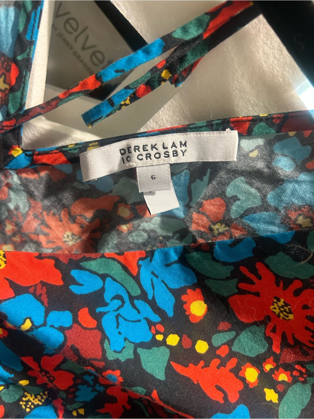 10 Crosby Derek Lam Black Floral Peplum Blouse with Red and Blue Flowers - Picture 3 of 3